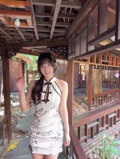 Cute qipao girl