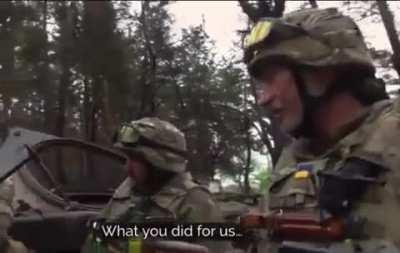🇺🇦🤝🇵🇱A Ukrainian soldier thanks Poland for sheltering his family while he fights on the front line.