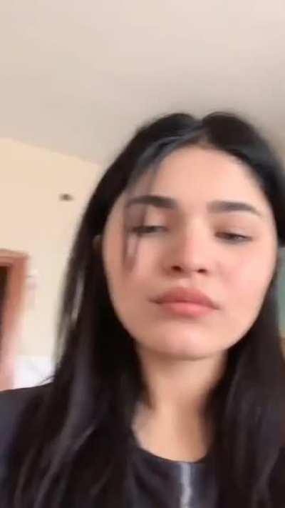 Gözlerim ağlamaktan şişti