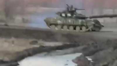 Use drone from tank 🤔 Guys from 25 Airborne Brigade is the best😀