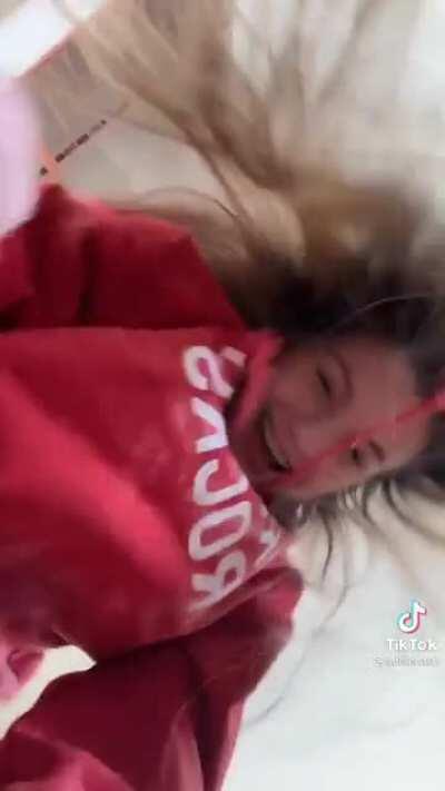 Adele shakes her cute little ass