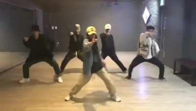 Wheein Instagram stories update (200511)