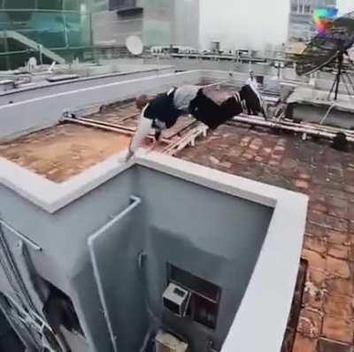 Can anyone change my shitty pants? Wtf..