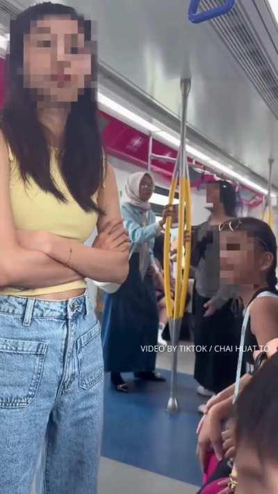 Father defending his daughter in the women only coach.. agree or disagree? How would you handle this situation if you're one of the passenger in this coach & it happened in front of you? Source: The Malay Mail 