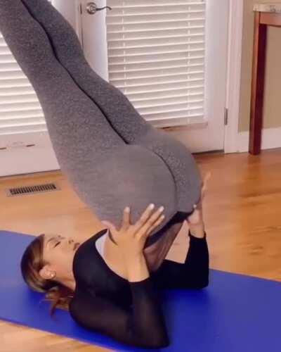 I love yoga, and its pants...