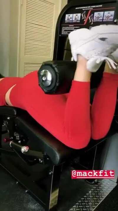 Nat working on her ass❤️