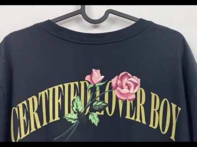 【GOAT official】Nike x Drake Certified Love Boy T-Shirt，The first batch of pre-sale price is 59 yuan!!🔥🔥🔥 Limited to 300 pieces will be shipped within 15 days. Sold out will restore the original price of 75 yuan!!