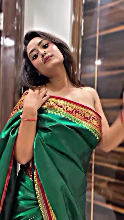 Blouseless Beauties 10/10