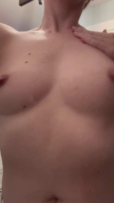 With the help of my hands, they bounce!