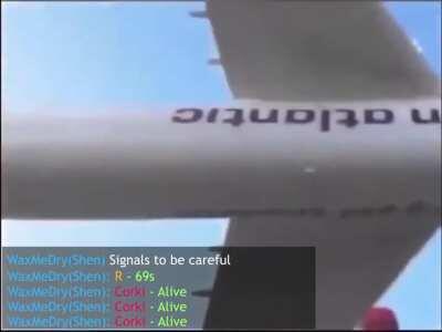 When you and the girls are low on health recalling in a bush without knowing it was warded and Corki just picked up his package. ✈️📦