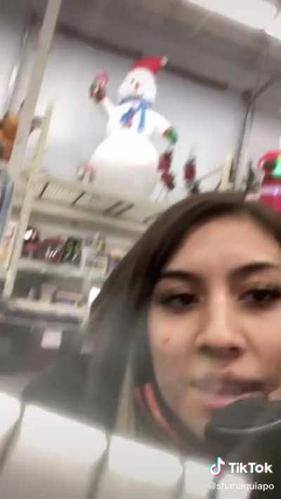 Employee quits Walmart over loudspeaker