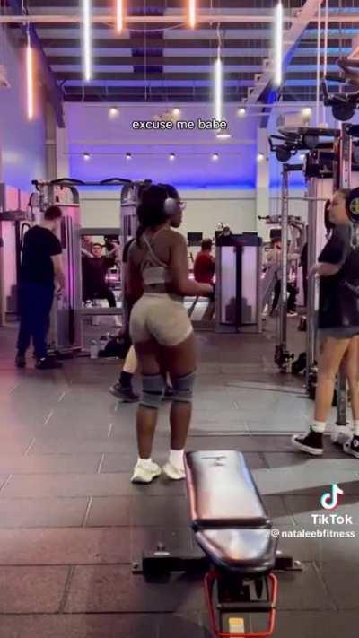 Finally someone acting the opposite 🙌🏻