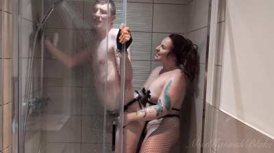 Giving shower sex a whole new meaning