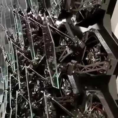 That's an amazing visual illusion!