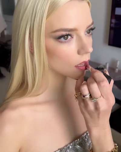 Me zoned out at work 