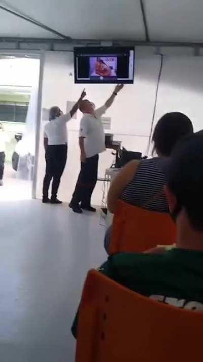 Que buena atención en la sala de espera