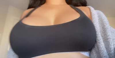 Do u like bouncy tits