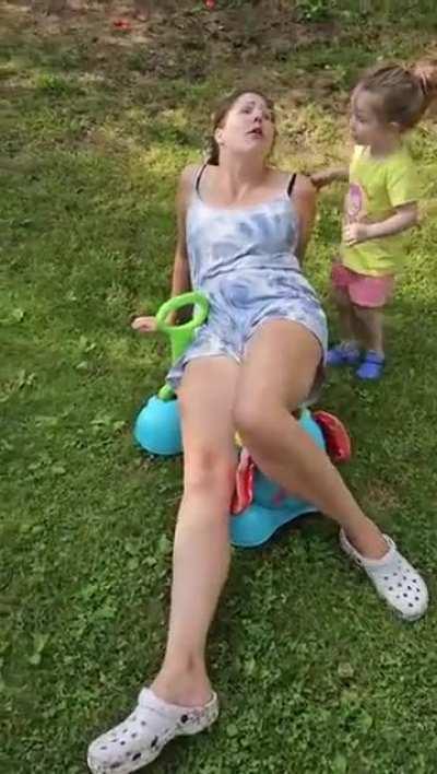 Больно наверное.