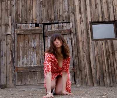 Ana de Armas on her knees and those tits swaying about