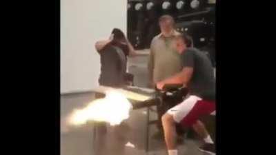 Por furros 🦊🔫😎👊