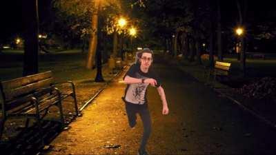 🌳🚬🏃‍♂️🌚