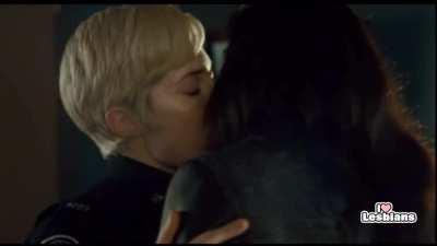 Charlotte Sullivan & Aliyah O'Brien (Rookie Blue - s05e10) *NO MUSIC*