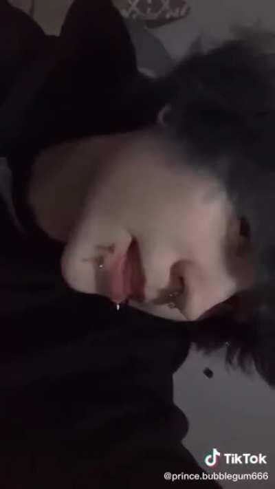 Don't even try to PM me if you're not as cool as this guy 🙄😎