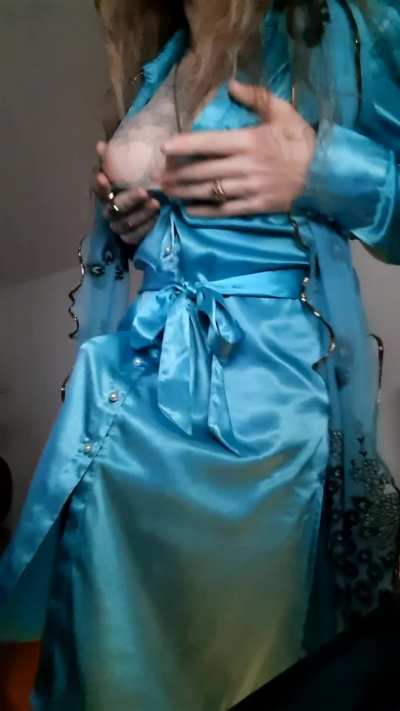 This dress makes me so horny