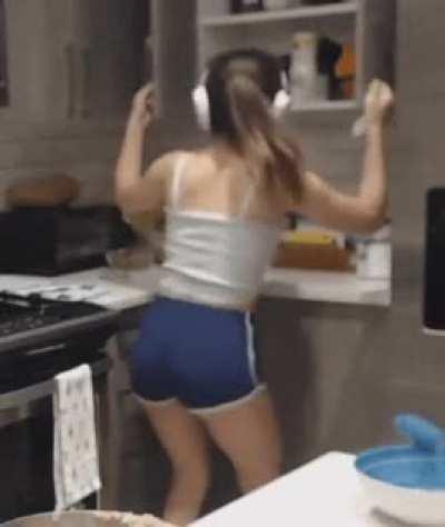 Que rico lo mueve 🍑💦