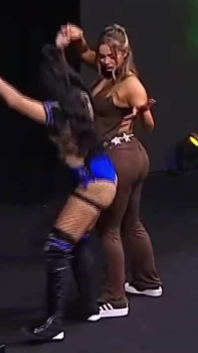 TAYJAY (Tay Melo & Anna Jay)