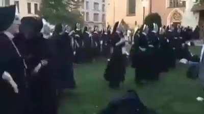 Con esta si te andas elevando hasta el cielo