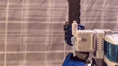 Ultra Magnus armouring up stop motion