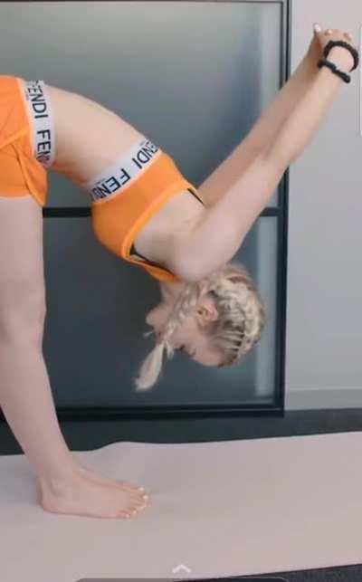 Stretch with Dove Cameron