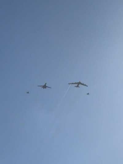 B-1, B-52 and 2 Jas Gripen over central Stockholm just now