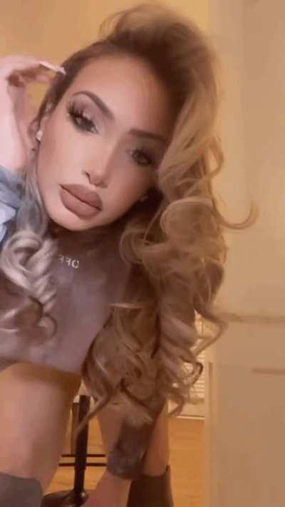 The perfect pair. 🍈🍑