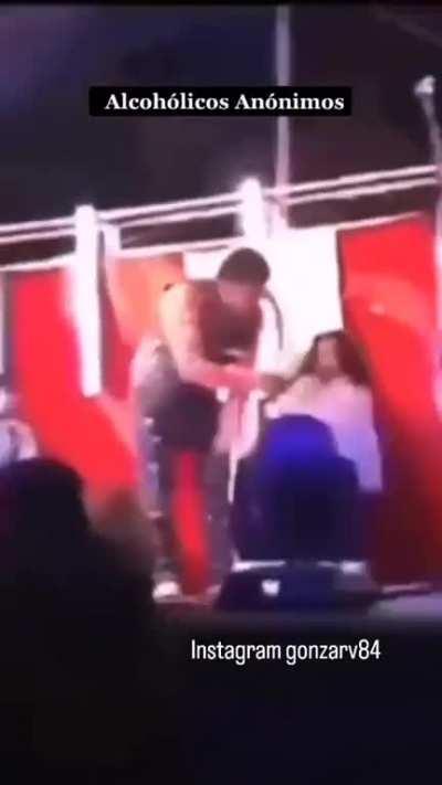 Salió peine la niña