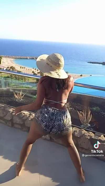 Somebody’s aunty acting up