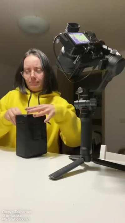 giving present to your best friend