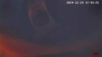 The last orb in a mass re-entry generates an impressive lightning bolt. 12-24-2024, Veneta, Oregon. Clip precedes the giant blue orb clip the same evening