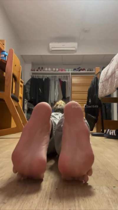 college girl big feet