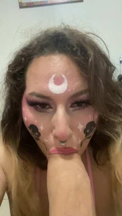 Sucking big cocks makes me soo wet 