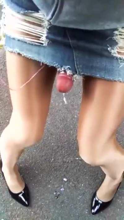 OMG! Cumming in plublic. (Tranny - Shemale - LadyBoy - TGirl)