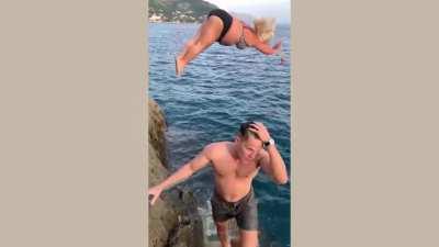 To shoot a sexy slow mo video