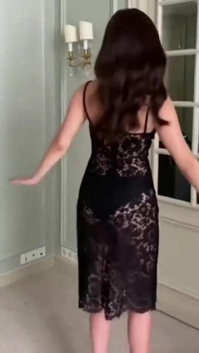 On ur knees to the prettiest girl on earth 😩