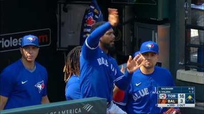 [Highlight] [Highlight] Breyvic Valera drives in two more runs for the Blue Jays