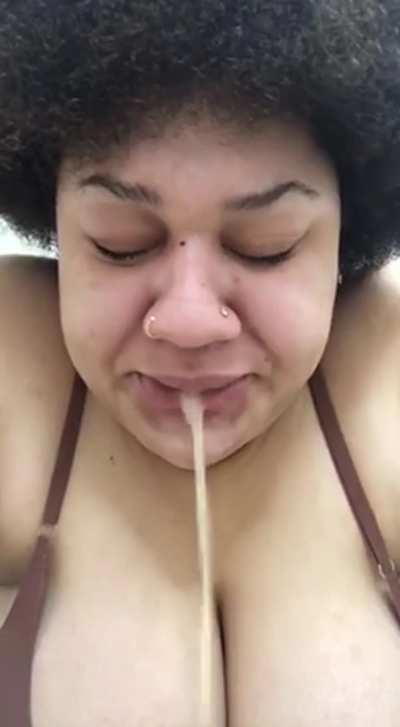 Am I still pretty with no makeup? I can rub the puke on my face (F)