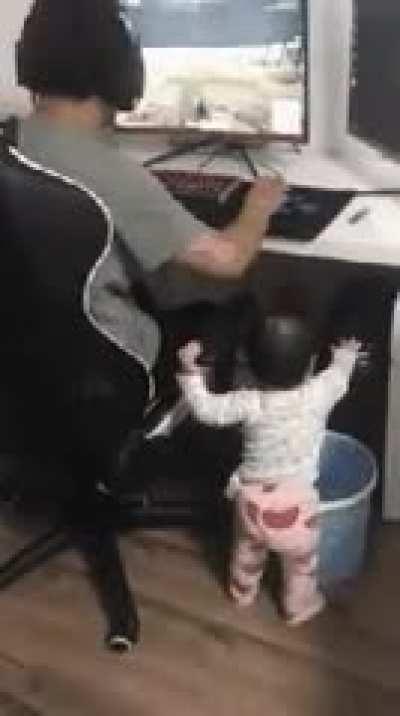 toddler turn off the pc