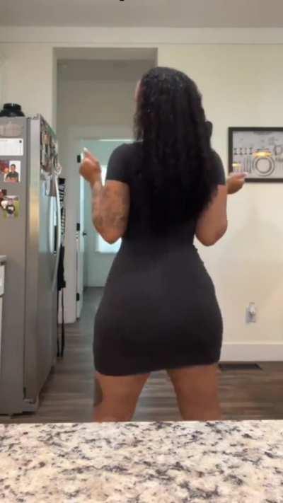 Lunarliv Dancing and twerking in dress [Loop Remix]