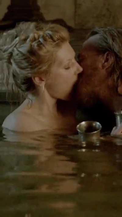 Katheryn Winnick - Vikings 