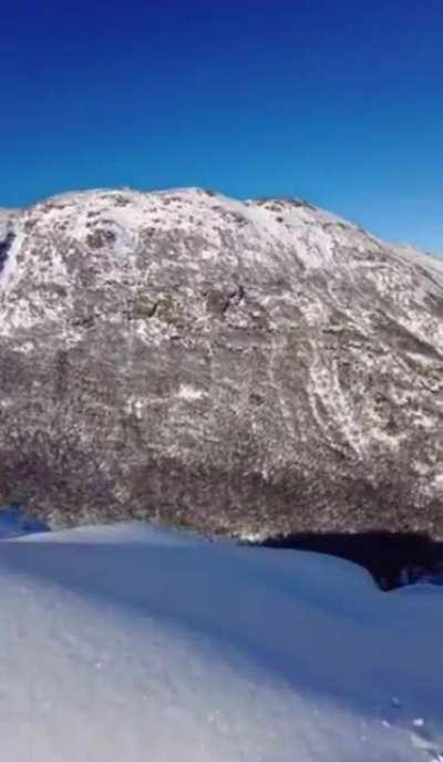 Los cerros nevados de villa